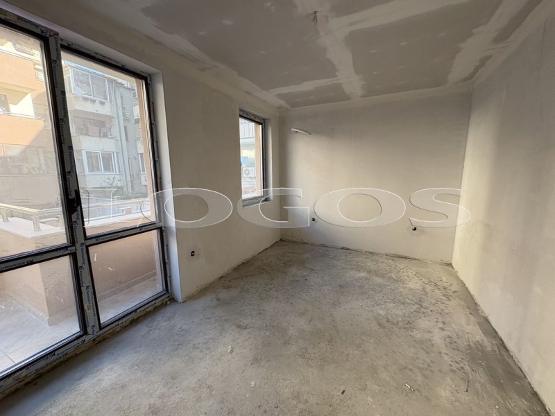 Продава 3-СТАЕН, гр. Варна, Лятно кино Тракия, снимка 2 - Апартаменти - 52163626