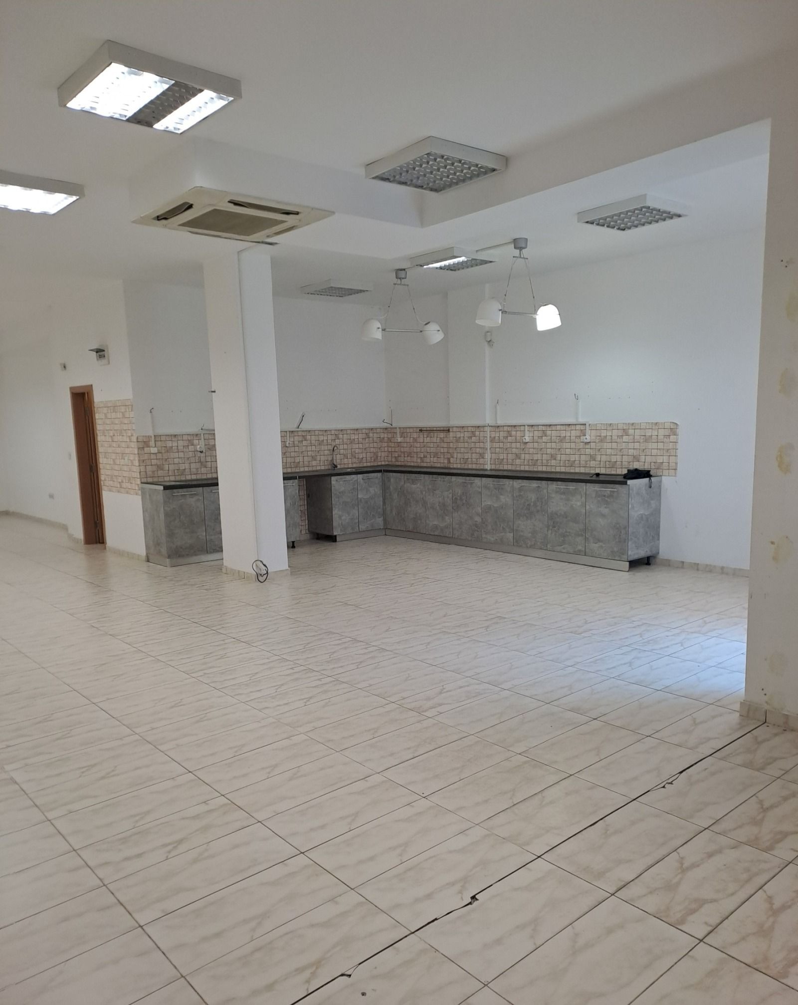 Продава МАГАЗИН, гр. София, Полигона, снимка 4 - Магазини - 50269804
