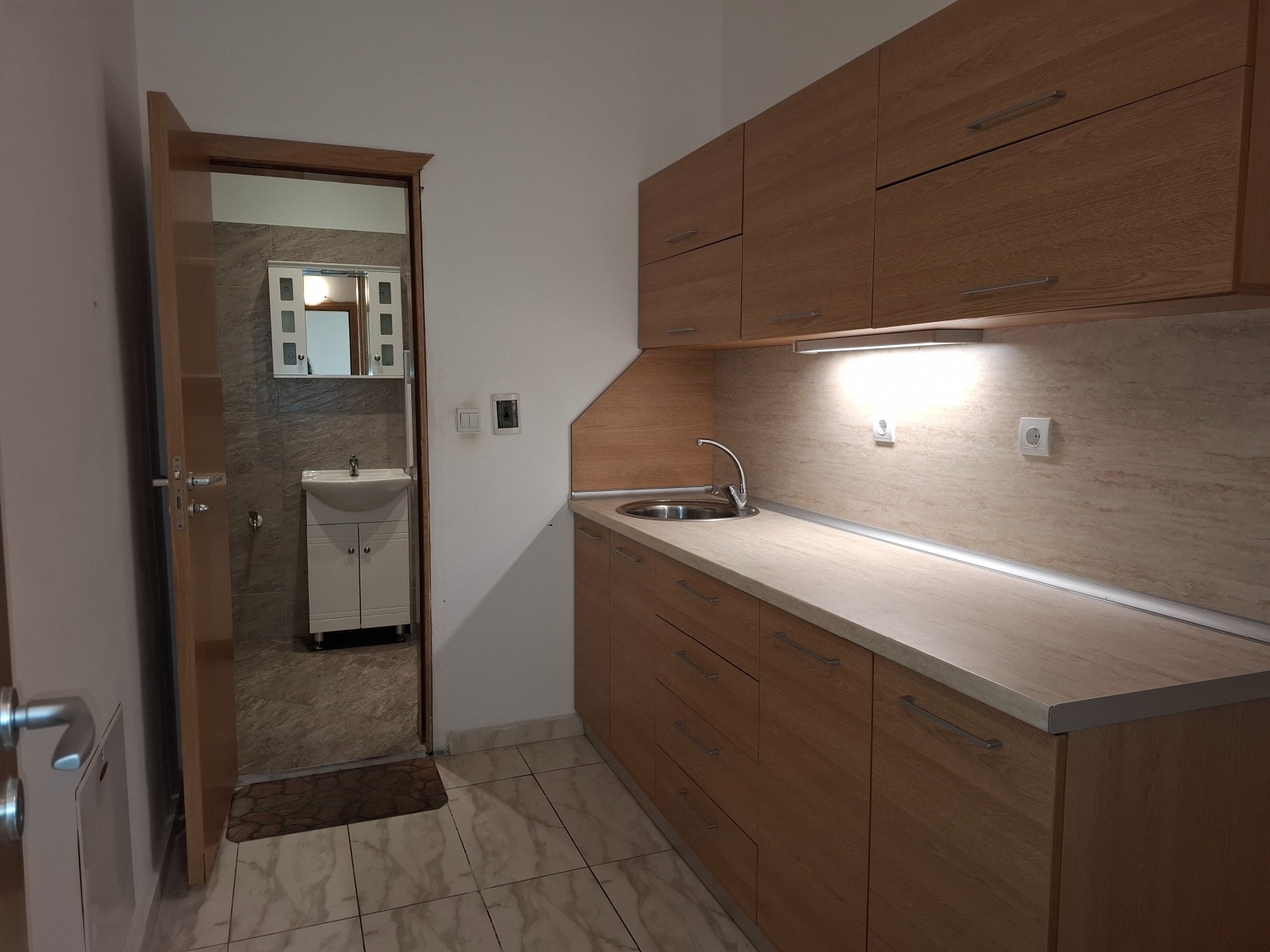 Продава МАГАЗИН, гр. София, Полигона, снимка 8 - Магазини - 50269804