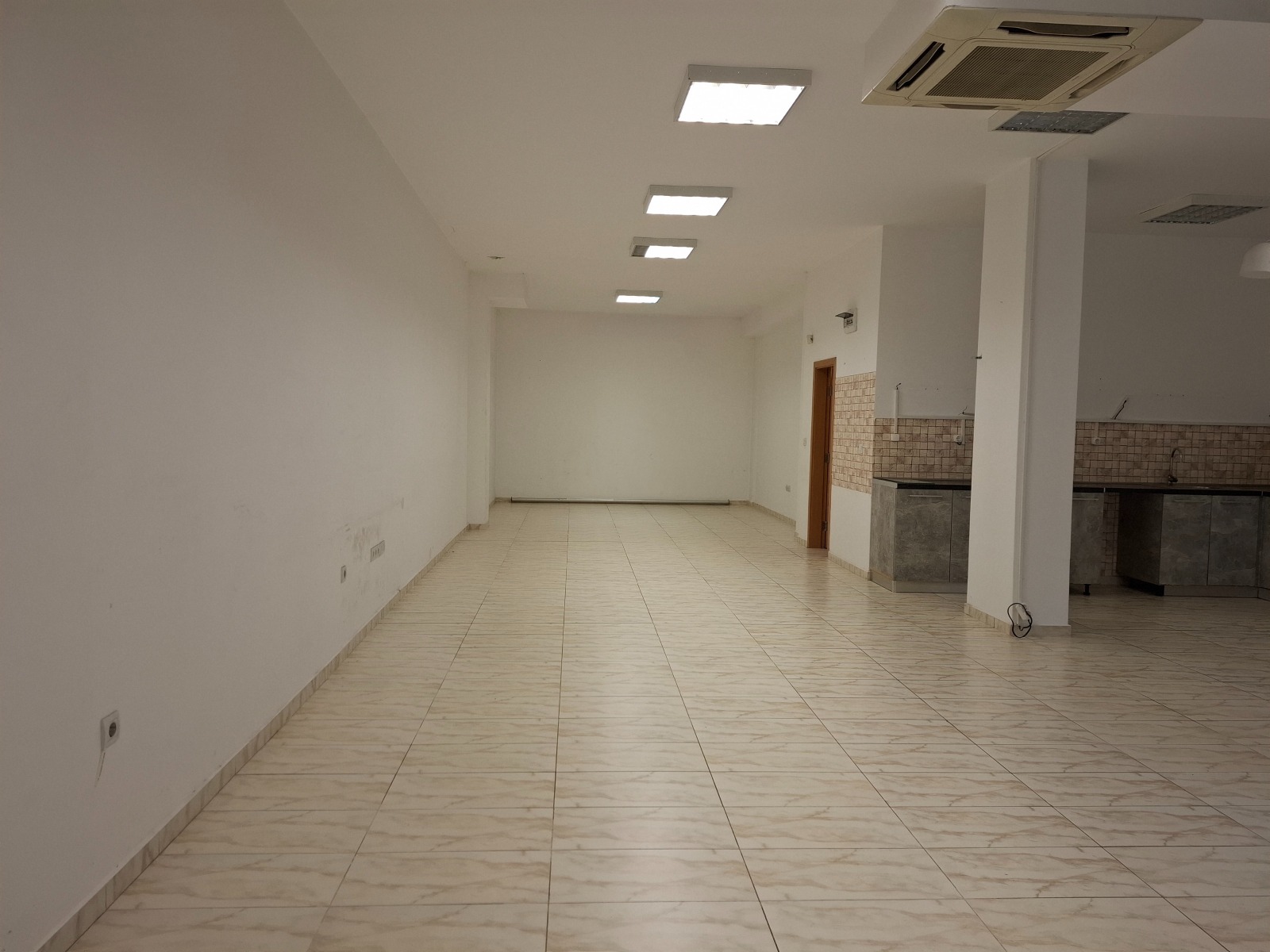 Продава МАГАЗИН, гр. София, Полигона, снимка 3 - Магазини - 50269804