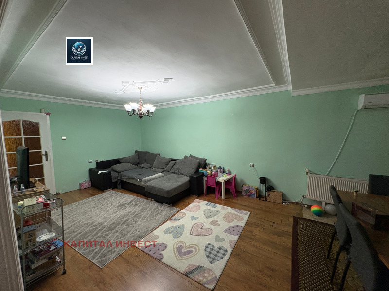Eladó  3+ hálószoba Razgrad , Vasil Levski , 122 négyzetméter | 33984399 - kép [2]