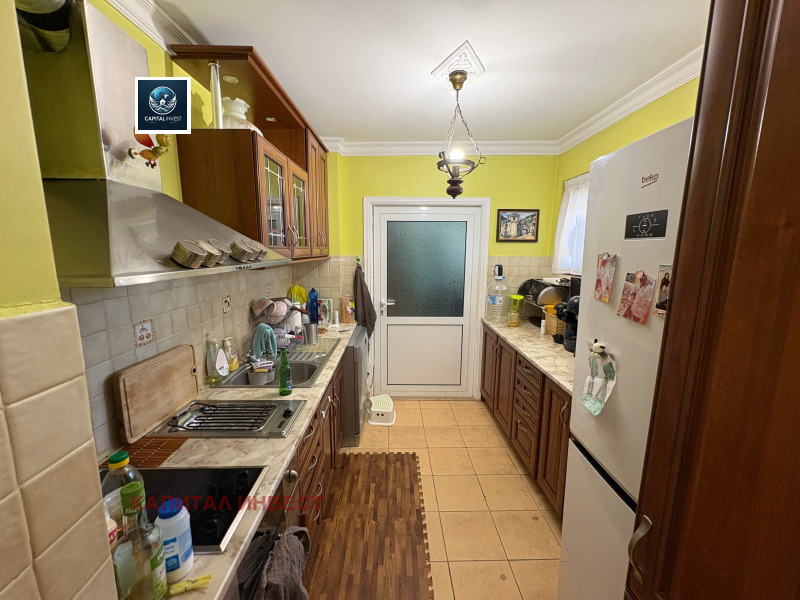 Eladó  3+ hálószoba Razgrad , Vasil Levski , 122 négyzetméter | 33984399 - kép [4]