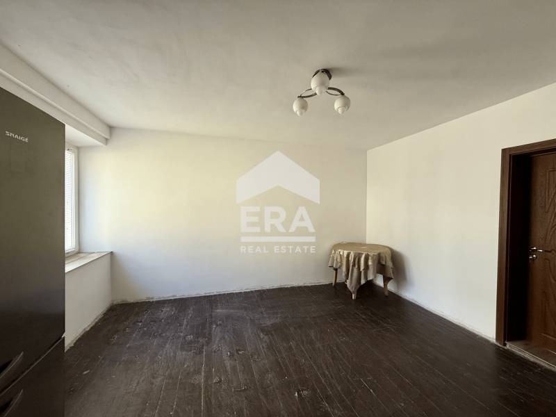 Продава ЕТАЖ ОТ КЪЩА, гр. Велико Търново, Център, снимка 3 - Етаж от къща - 53766980