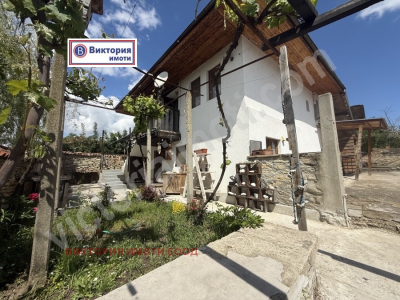 Продава  Къща, област Велико Търново, с. Леденик •  167 000 EUR • ID 69485202 — holmes.bg - [1] 