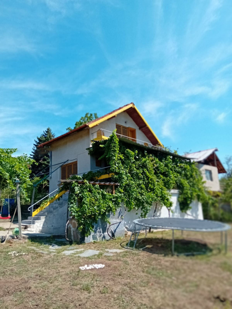 Продава КЪЩА в град Русе, в.з. Липака - 100 кв.м / 100 000 € » 195 583.00 лв., СТОЛИЦА ИНВЕСТ
