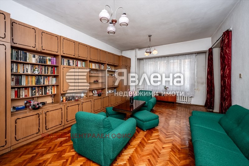 Продава 3-СТАЕН, гр. София, Оборище, снимка 2 - Апартаменти - 53713858