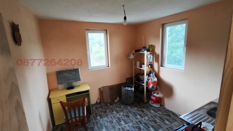 Продава ЕТАЖ ОТ КЪЩА, с. Варвара, област Бургас, снимка 5 - Етаж от къща - 52785568