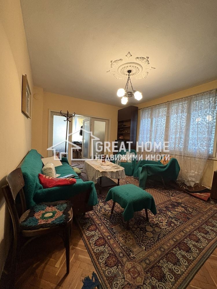 Продава  Многостаен град Търговище , Център , 120 кв.м | 52727989 - изображение [2]