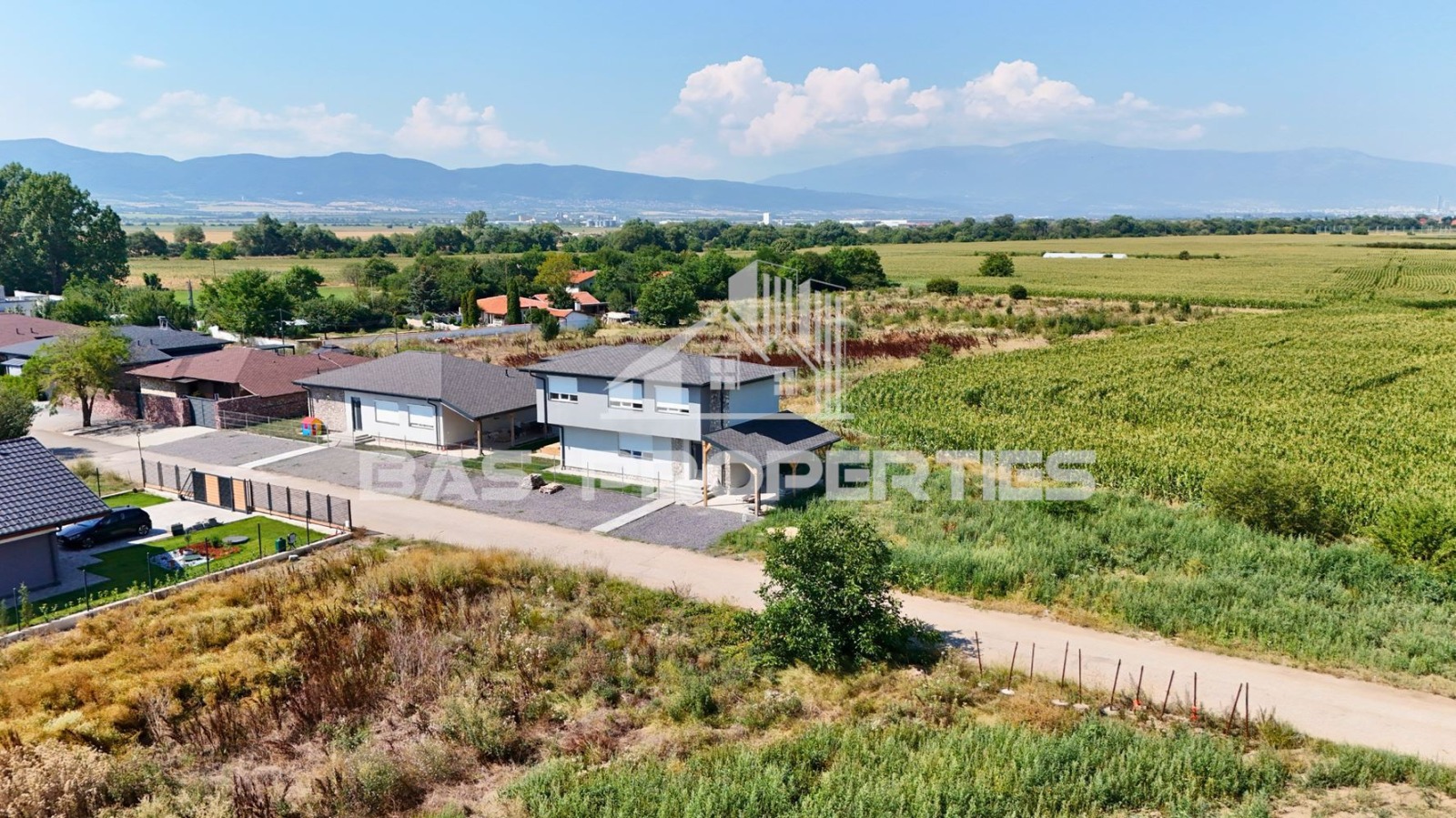 Продава КЪЩА, с. Равно поле, област София област, снимка 15 - Къщи - 55835336