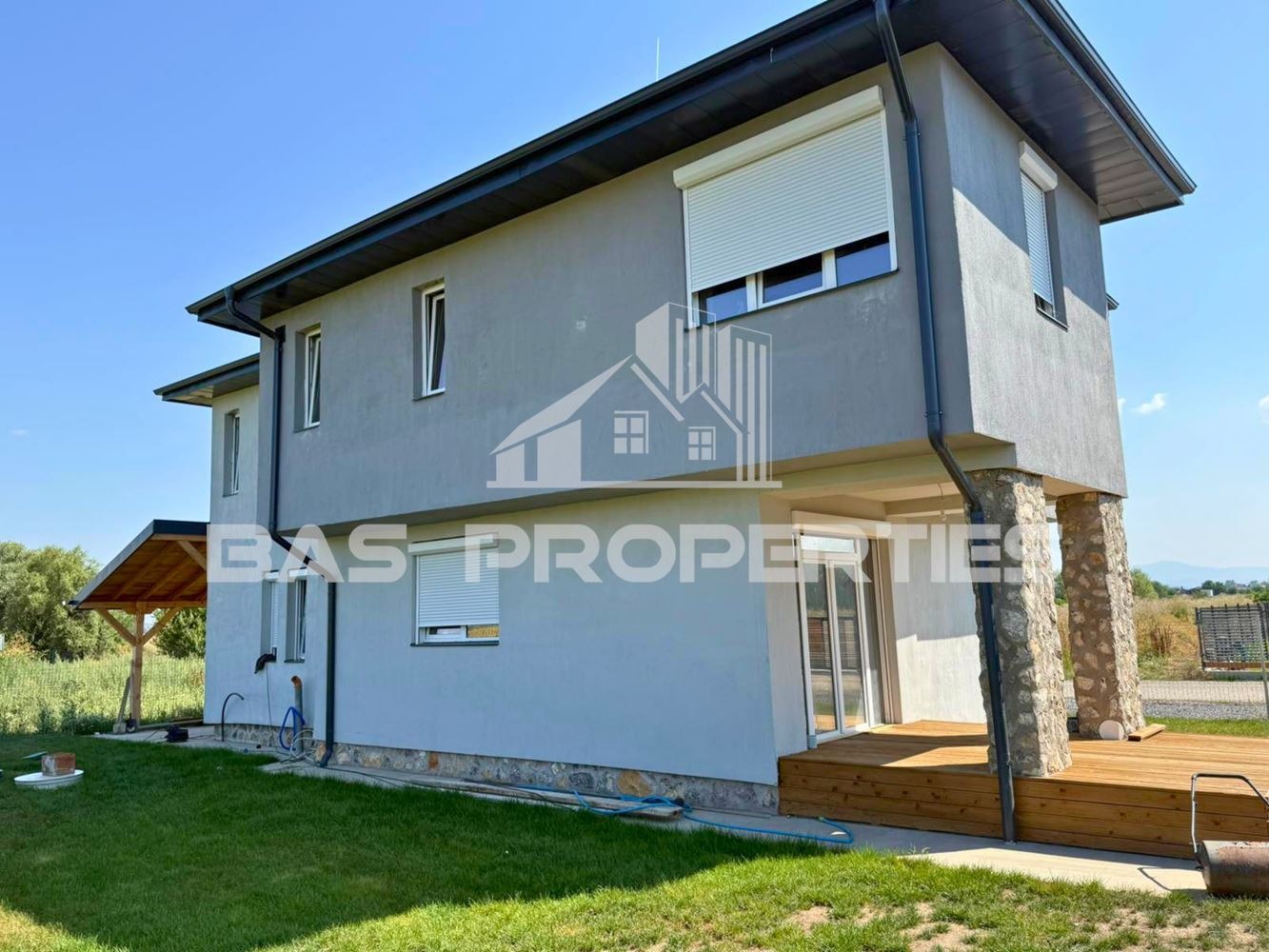 Продава КЪЩА, с. Равно поле, област София област