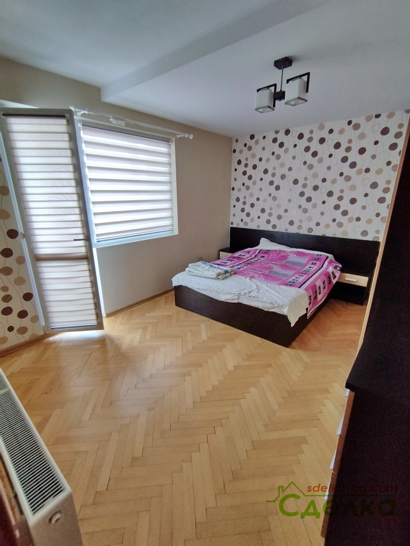 De vânzare  2 dormitoare Gabrovo , Țentâr , 123 mp | 48455024 - imagine [7]