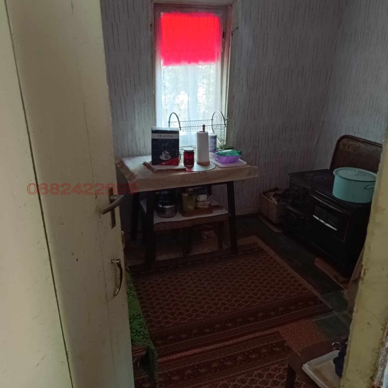 Продава КЪЩА, с. Кондофрей, област Перник, снимка 8 - Къщи - 52784820