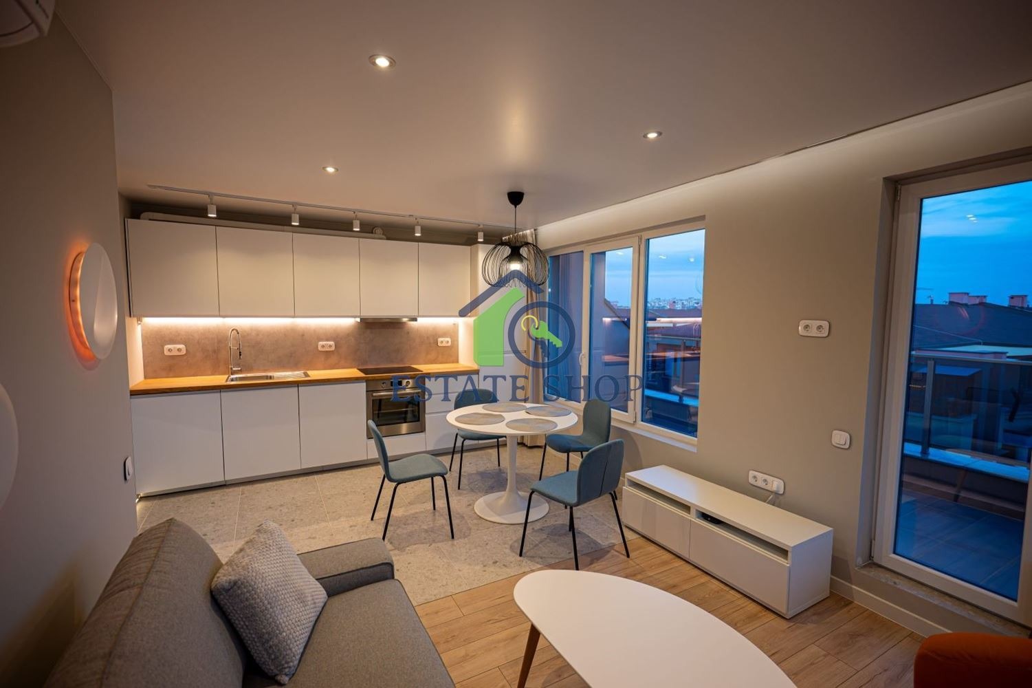 Продава 2-СТАЕН, гр. Пловдив, Остромила