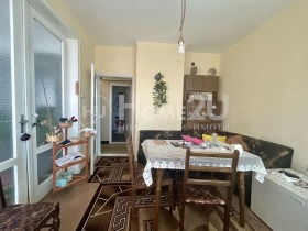 4-стаен град Варна, Колхозен пазар