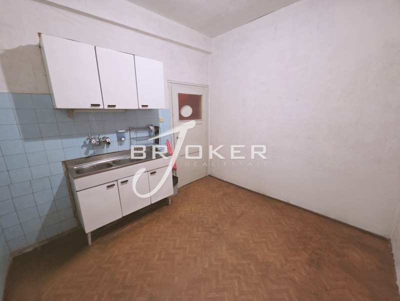 Продава 3-СТАЕН, гр. Кърджали, Център, снимка 11 - Апартаменти - 52371831