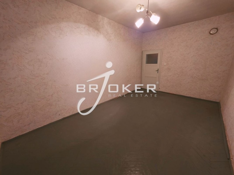 Продава 3-СТАЕН, гр. Кърджали, Център, снимка 8 - Апартаменти - 52371831