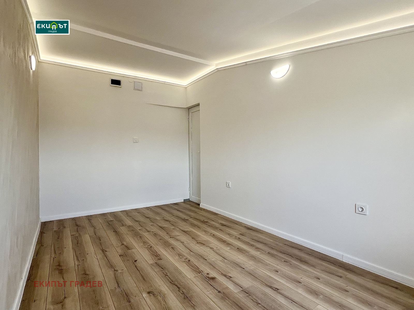 Продава 2-СТАЕН, гр. Варна, Център, снимка 2 - Апартаменти - 54190623