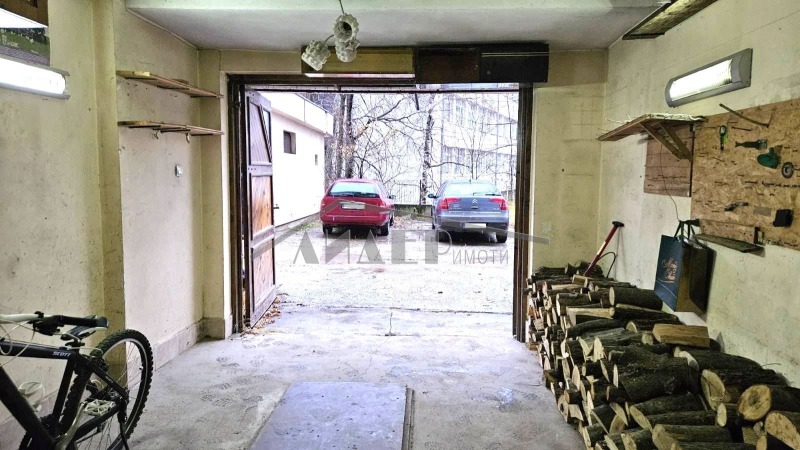 Продава ГАРАЖ, ПАРКОМЯСТО, гр. Велико Търново, Център, снимка 6 - Гаражи и паркоместа - 52383080
