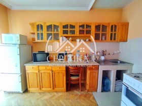 Продажба на етажи от къща в област София — страница 2 - изображение 4 