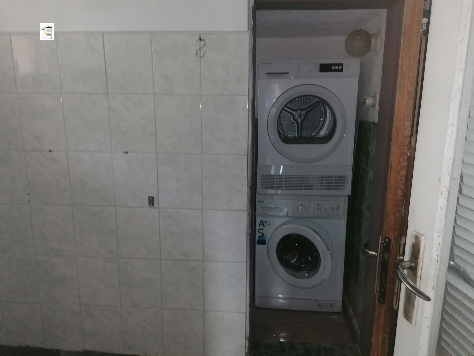 Продава КЪЩА, с. Владимирово, област Добрич, снимка 13 - Къщи - 55503709