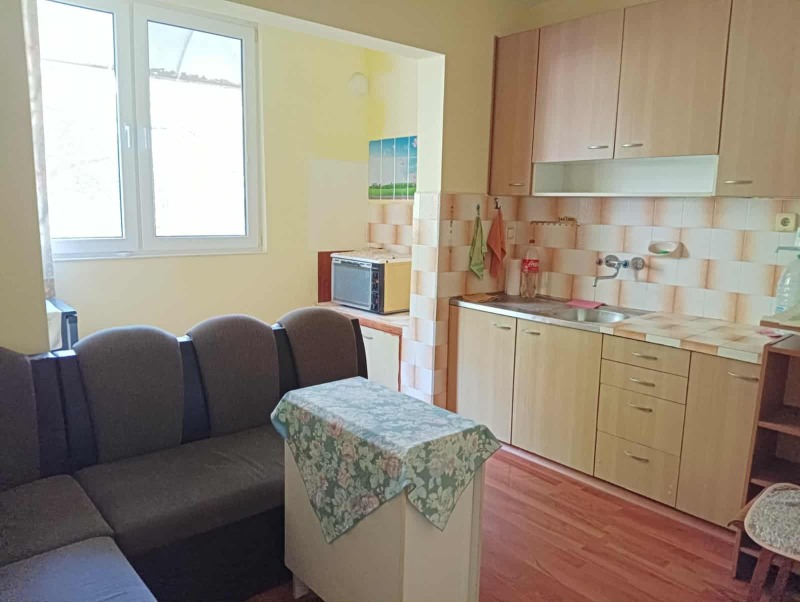 Продава 1-СТАЕН в град Плевен, Дружба 4 - 39 кв.м / 56 243 € » 110 001.75 лв., ШАНС