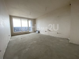 1 chambre Vazrajdane 4, Varna