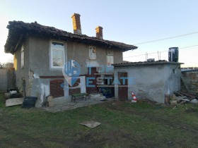 Продажба на имоти в гр. Лясковец, област Велико Търново — страница 3 - изображение 2 