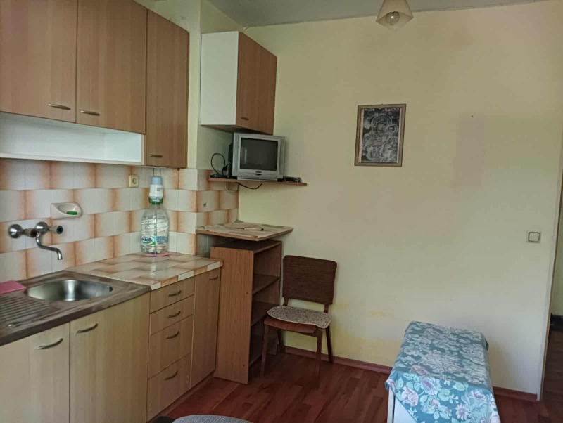 Продава  1-стаен град Плевен , Дружба 4 , 39 кв.м | 94917534 - изображение [2]