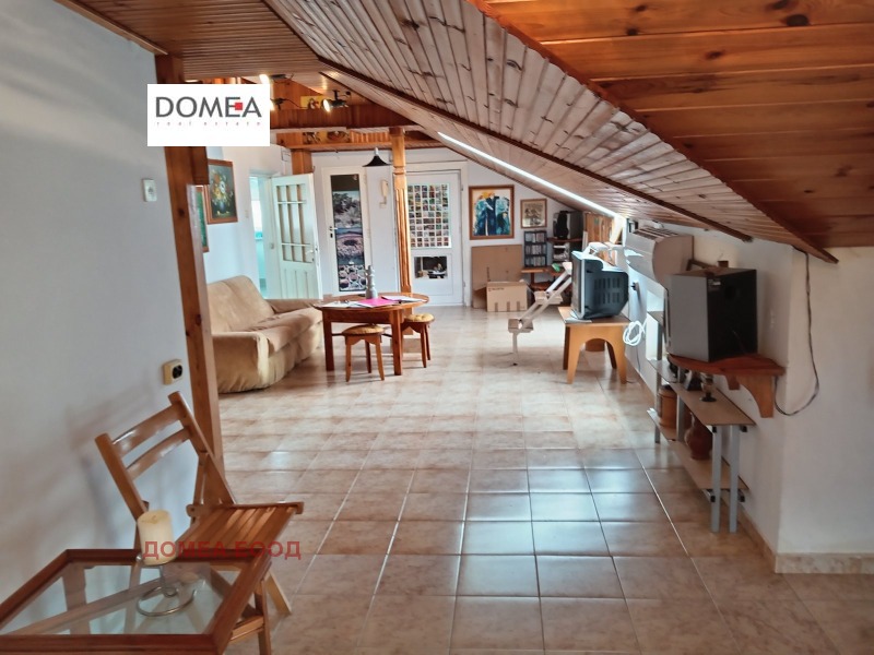 Продава 3-СТАЕН, гр. Бургас, Център, снимка 2 - Апартаменти - 52374379