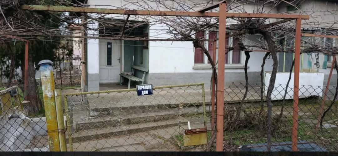 Продава КЪЩА, с. Божурица, област Плевен