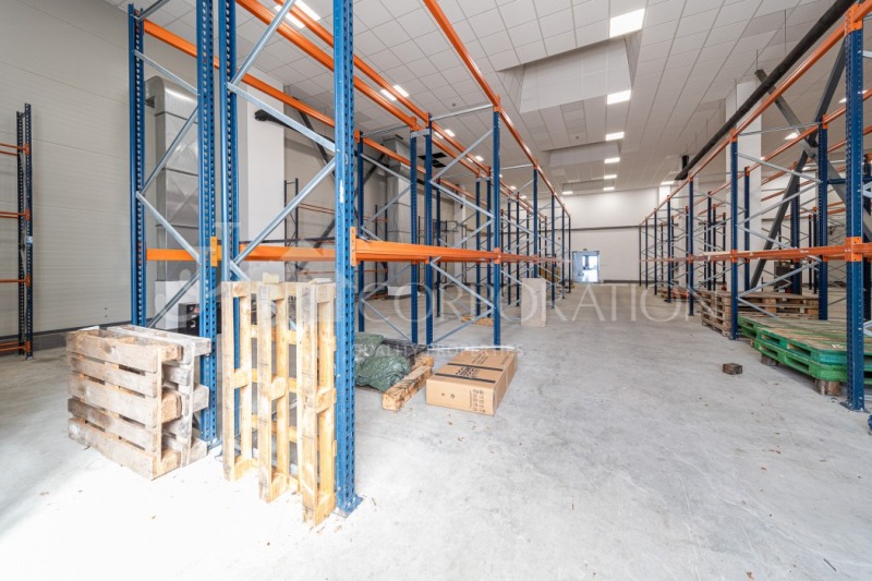 Продава ПРОМ. ПОМЕЩЕНИЕ в област София, гр. Божурище - 3880 кв.м / 3 200 000 € » 6 258 656.00 лв., ДЖЕЙ И ДЖЕЙ КОРПОРЕЙШЪН ООД