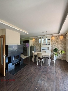 Casa m-t Sotira, Varna