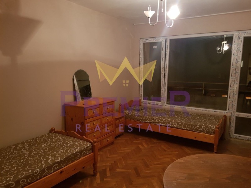 Продава 3-СТАЕН, гр. Варна, Лятно кино Тракия, снимка 2 - Aпартаменти - 49388093