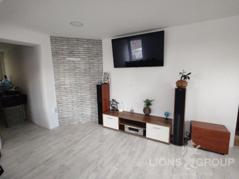 Продава КЪЩА, гр. Варна, м-т Сълзица, снимка 6 - Къщи - 52640956