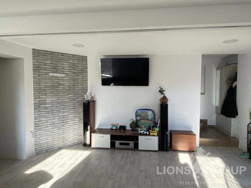 Продава КЪЩА, гр. Варна, м-т Сълзица, снимка 5 - Къщи - 52640956