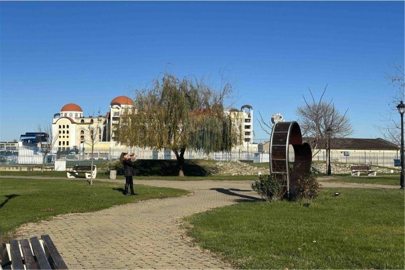 Продава КЪЩА в област Бургас, гр. Обзор - 335 кв.м / 319 000 € » 623 909.77 лв., РЕМАКС АКТИВ