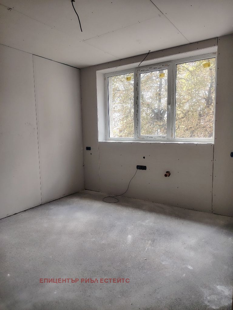Продава 4-СТАЕН, гр. Перник, Център, снимка 11 - Апартаменти - 56577146