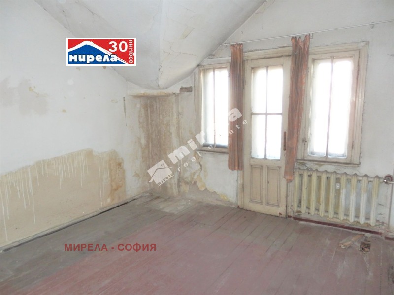 Продава 3-СТАЕН, гр. София, Център, снимка 2 - Апартаменти - 52415294