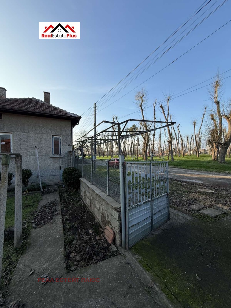 Продава КЪЩА, гр. Левски, област Плевен, снимка 8 - Къщи - 53562450