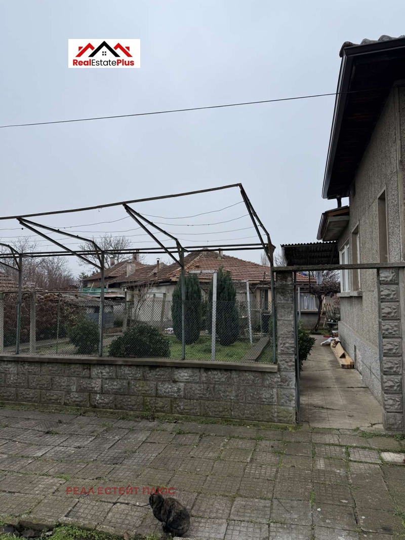 Продава КЪЩА, гр. Левски, област Плевен, снимка 3 - Къщи - 53562450