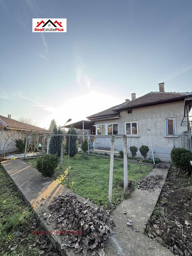 Продава КЪЩА, гр. Левски, област Плевен, снимка 2 - Къщи - 53562450