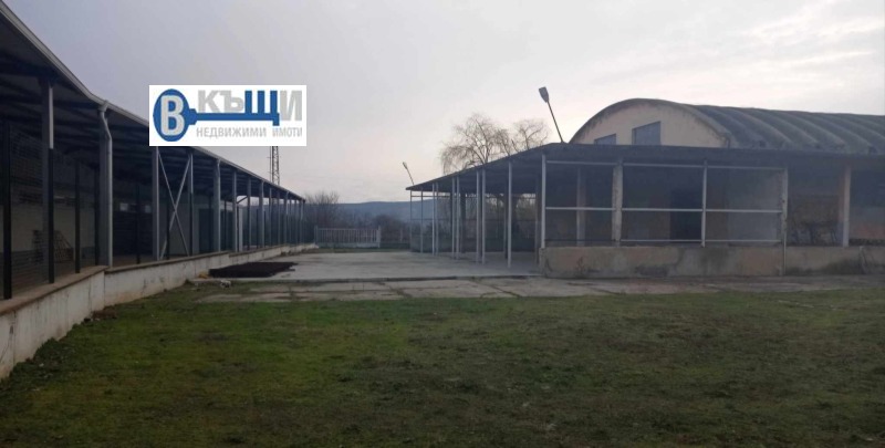 Till salu  Lagring region Veliko Tarnovo , Polski Trambesj , 8000 kvm | 45533503 - bild [2]