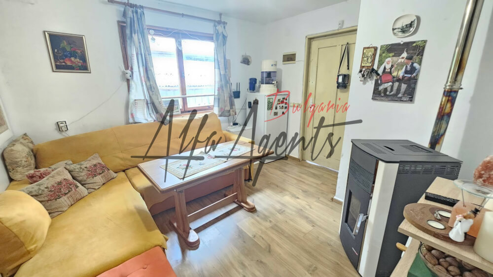 Продава КЪЩА, с. Орешак, област Варна, снимка 2 - Къщи - 55784274