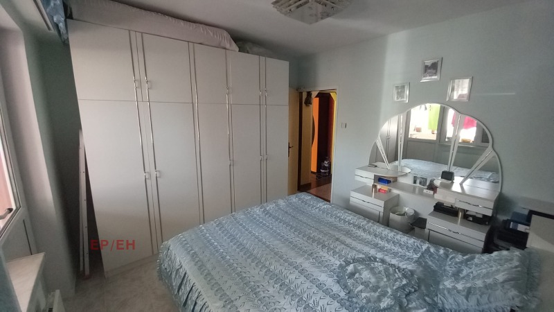 Продава 3-СТАЕН в град Шумен, Тракия - 82 кв.м / 115 000 € » 224 920.45 лв., ЕР/ЕН