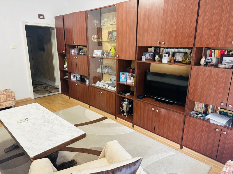 Продава  3-стаен град Пазарджик , Младост , 97 кв.м | 97892308 - изображение [2]