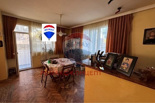 Продава ЕТАЖ ОТ КЪЩА, гр. Шумен, Пожарната, снимка 5 - Етаж от къща - 47614540