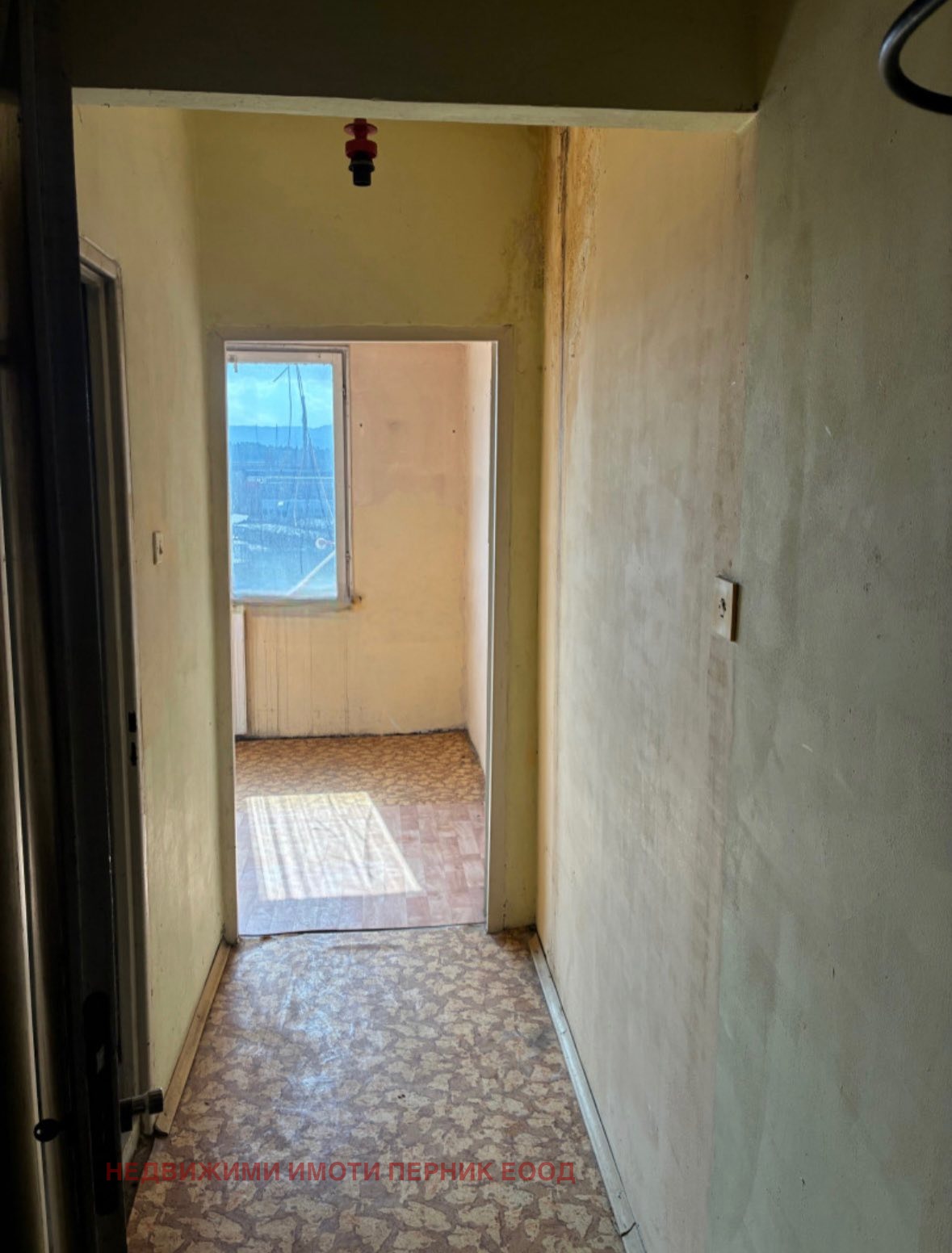 Продава 2-СТАЕН, гр. Перник, Изток, снимка 5 - Апартаменти - 54001306