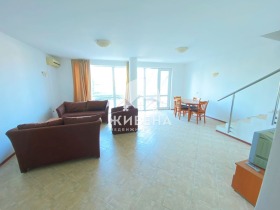Продава 3-стаен област Добрич с. Божурец - [1] 