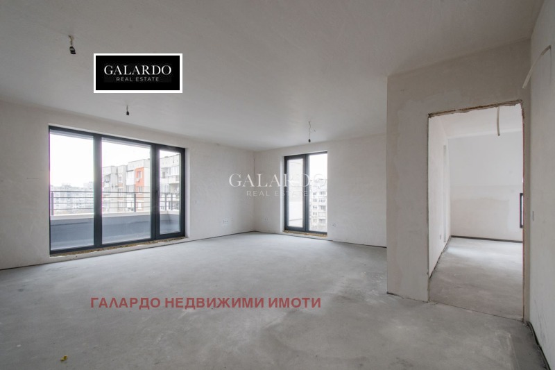 À venda  3 quartos Sofia , Centar , 158 m² | 62941490