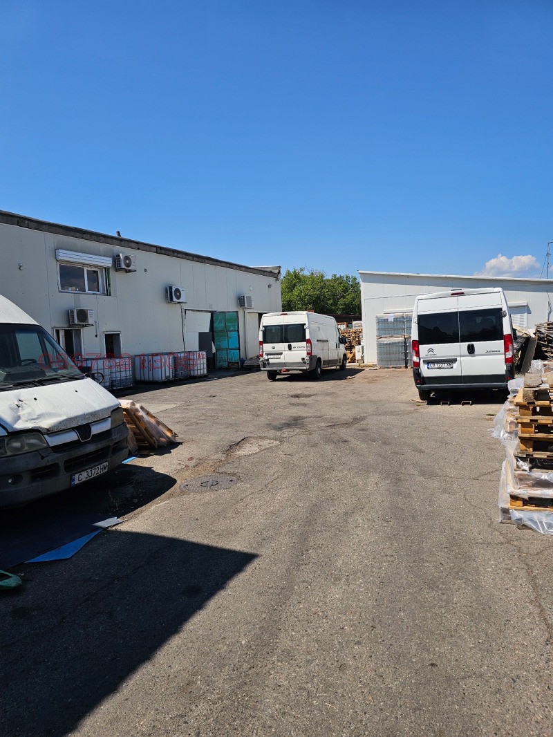 Продава ПРОМ. ПОМЕЩЕНИЕ, гр. София, Кремиковци, снимка 2 - Производствени сгради - 53272886